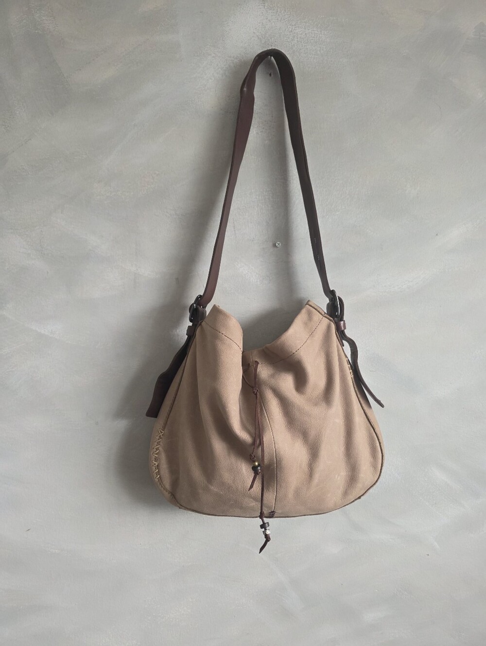 Vtg Lucky Brand Tan Leather Boho Hobo Bag Stitch Contrast Y2K 15x11 Slouchy